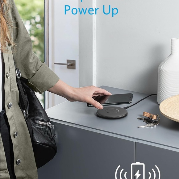 Wireless Charging Pad - Picture 4 of 8